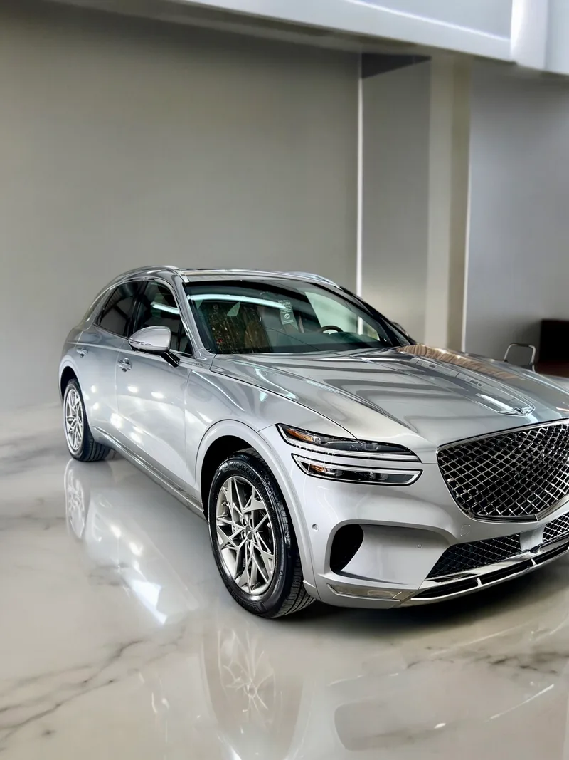 Silver Genesis GV70 detailed